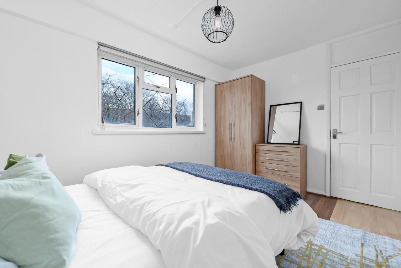 Stylish Excel 3 Bedroom Flat London Eksteriør bilde